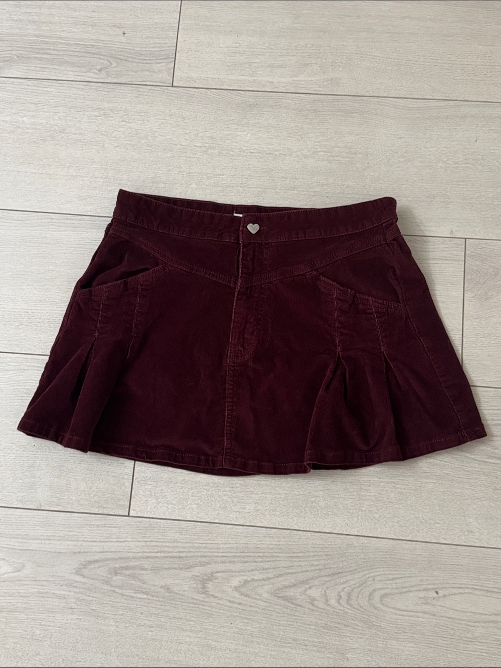 Celebrity Pink / Wine Pleated Corduroy Mini Skirt Heart Button Size M / Like New